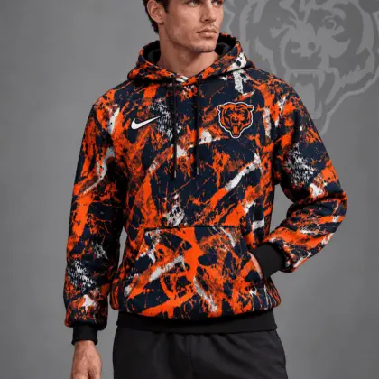 Chicago Bears | Premium NFL Team Crest Distressed Brush Camo Pullover Hoodie NDN