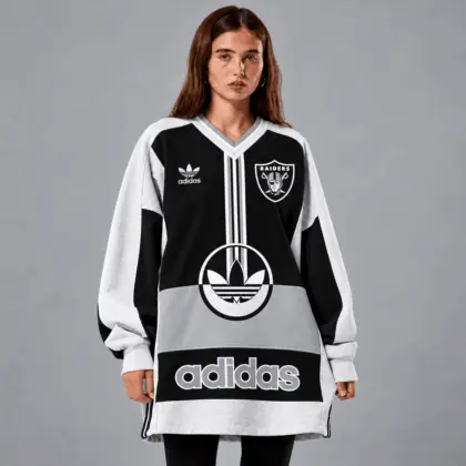 Las Vegas Raiders | Premium NFL Vintage Varsity Oversized V-Neck Sweatshirt TD