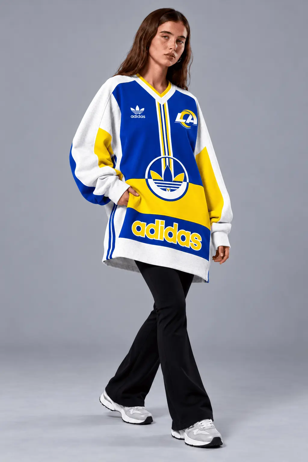 Los Angeles Rams | Premium NFL Vintage Varsity Oversized V-Neck Sweatshirt TD - Image 2