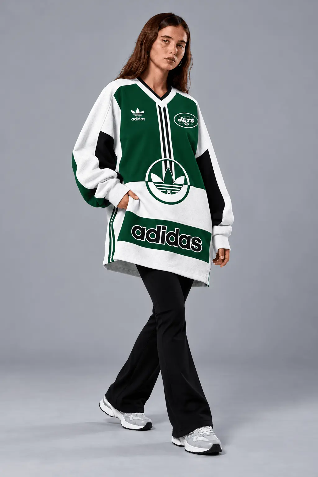 New York Jets | Premium NFL Vintage Varsity Oversized V-Neck Sweatshirt TD - Image 2