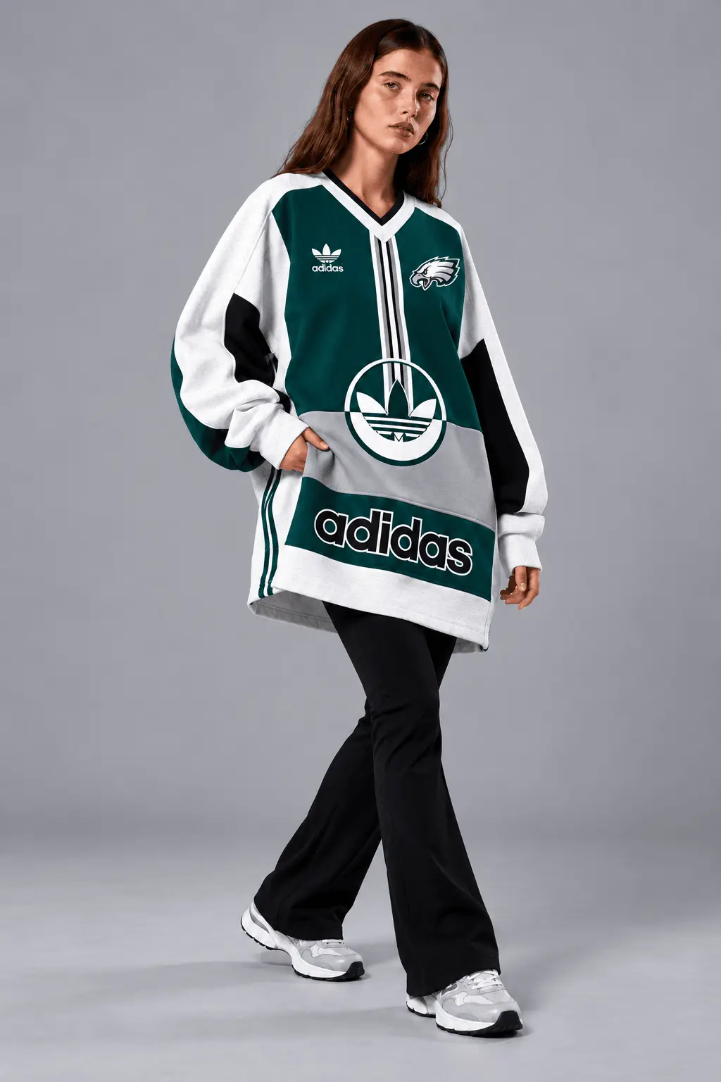 Philadelphia Eagles | Premium NFL Vintage Varsity Oversized V-Neck Sweatshirt TD - Image 2